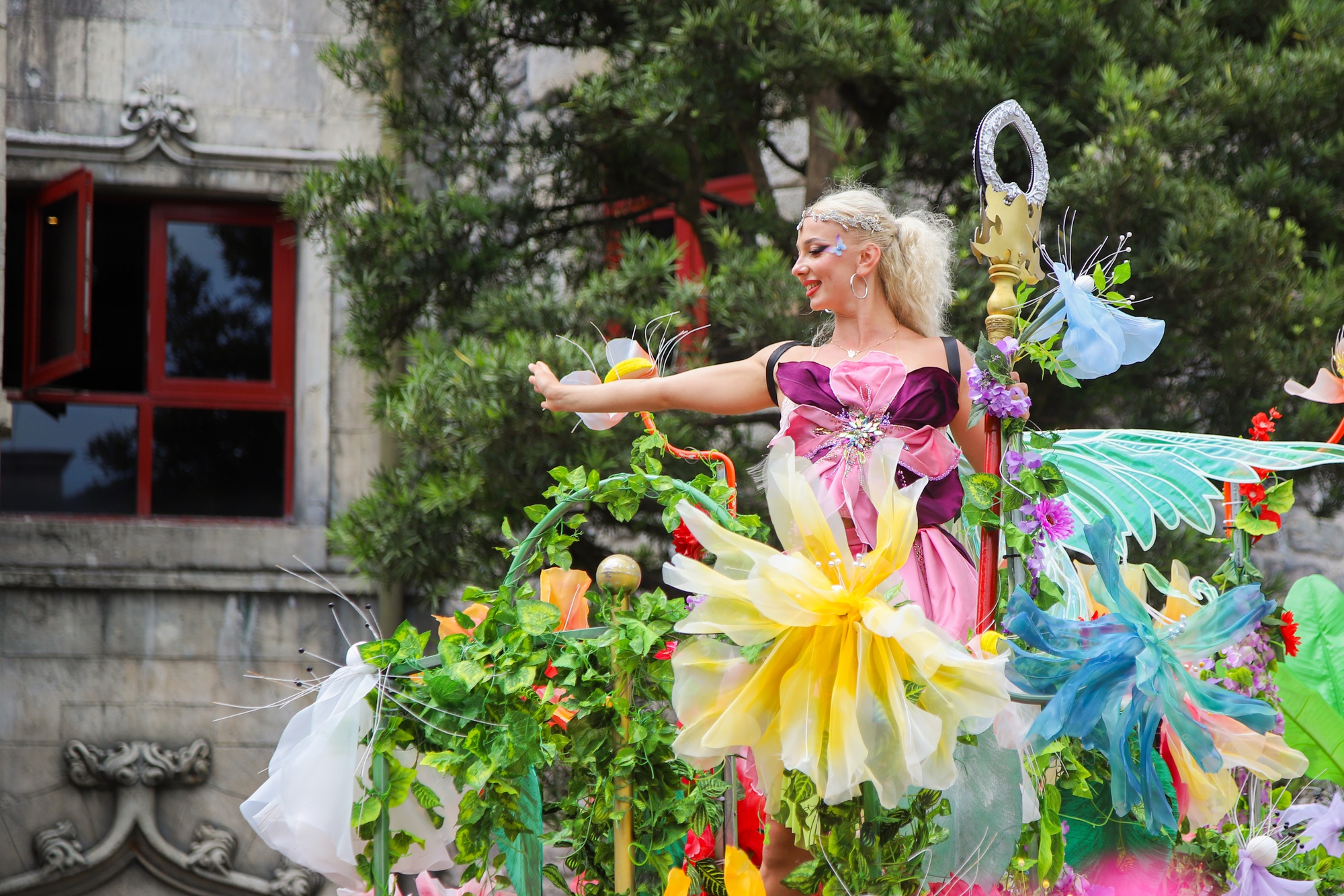  Điểm danh những show diễn đẳng cấp không nên bỏ qua tại Ba Na Hills - Ảnh 6.