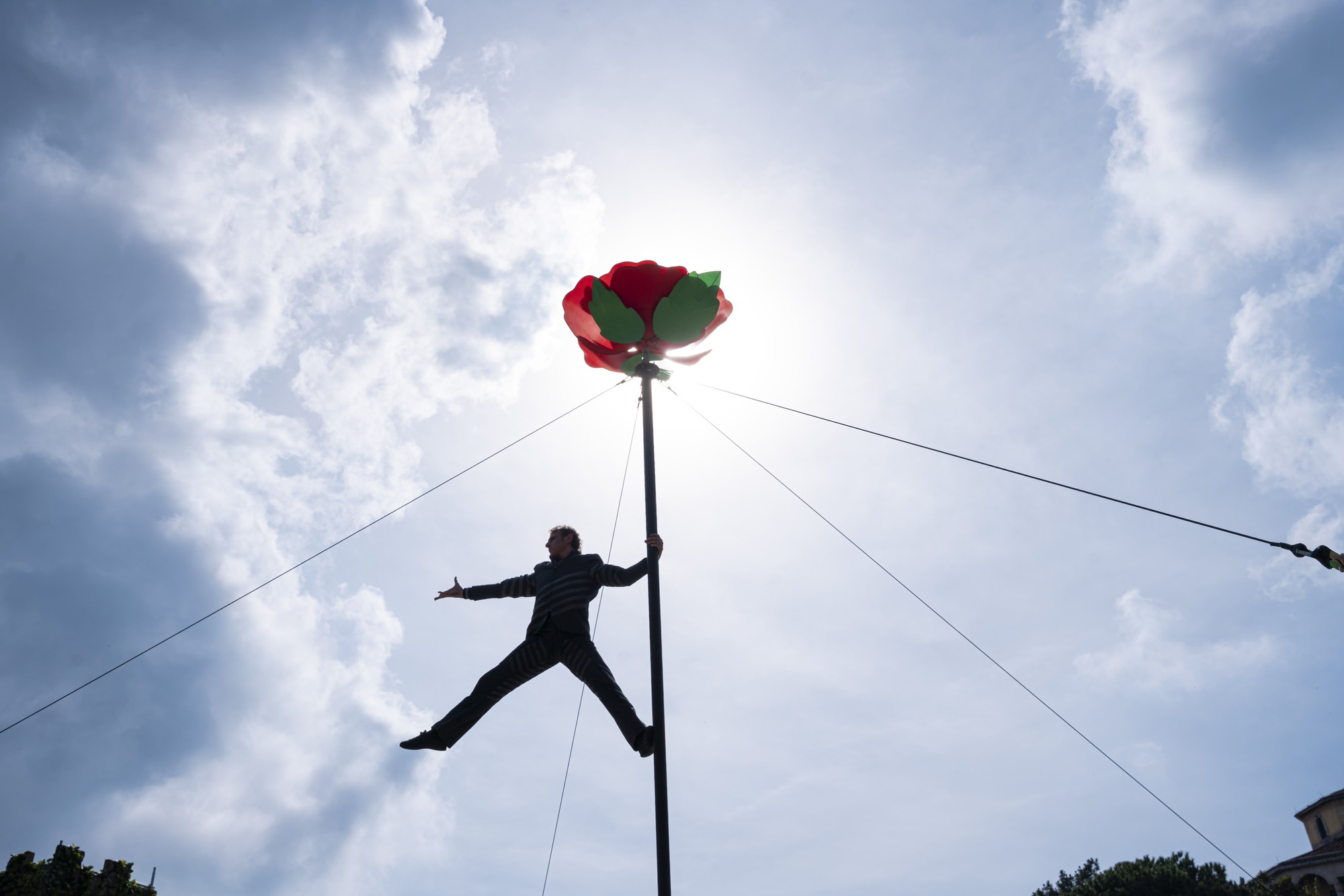  Điểm danh những show diễn đẳng cấp không nên bỏ qua tại Ba Na Hills - Ảnh 2.