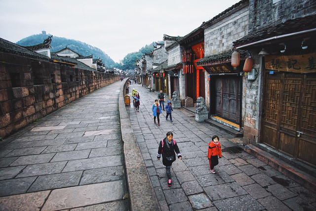 ve dep tien canh cua phuong hoang co tran giua trung hoa phon thinh hinh 6