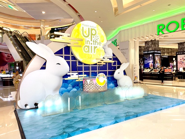 UP-IN-THE-AIR-2
