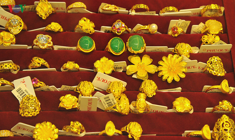 gia-vang-tang-manh-phien-dau-tuan