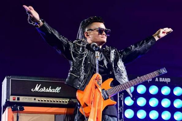 jack-ma-hat-rock