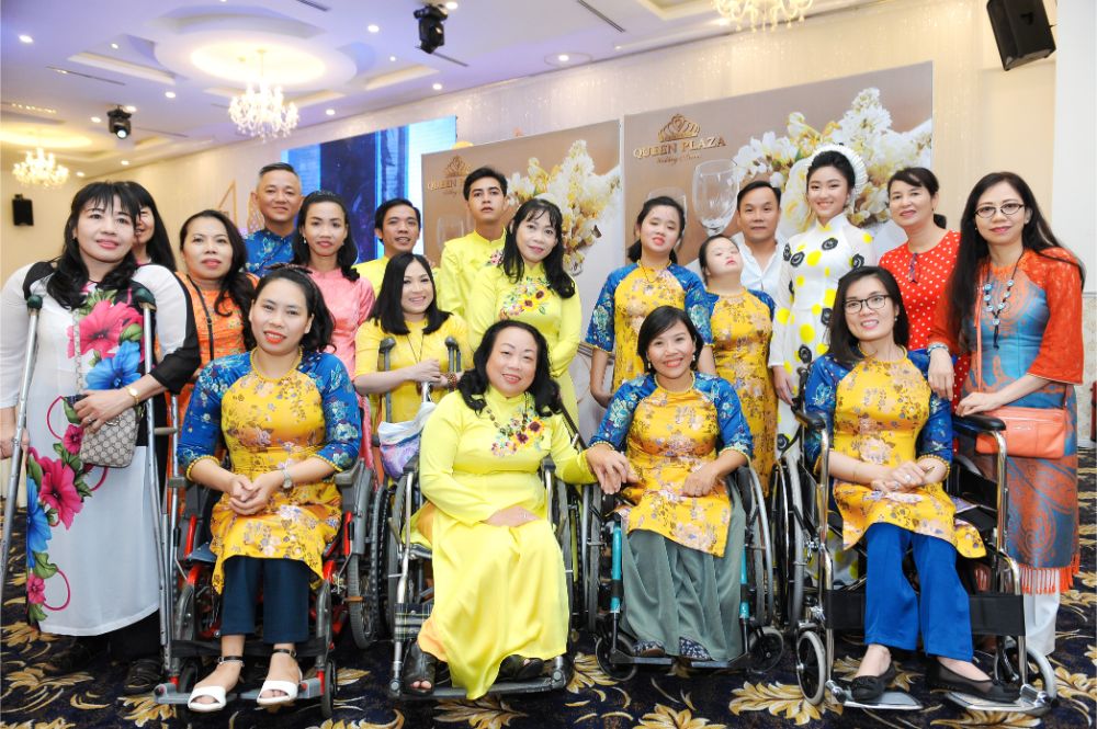 ao-dai-viet-hung-nguoi-khuyet-tat-2