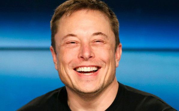 elon-musk-danh-bom-sao-hoa