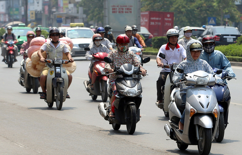 ha-noi-mua-ra-mien-trung-nang-nong