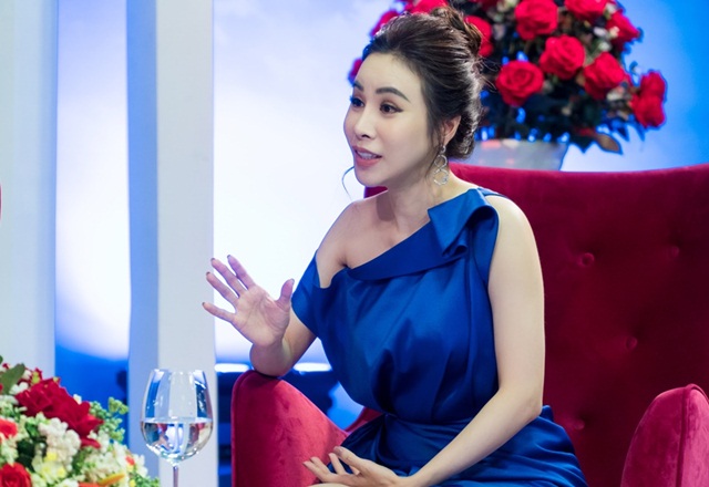 hoa-hau-ao-dai-hoang-dung