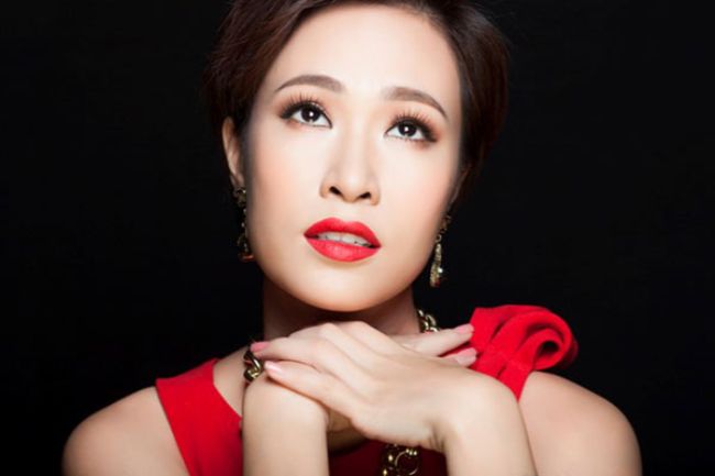 uyen-linh-khat-khao-mang-ca-khuc-ca-ngoi-dat-nuoc-con-nguoi-vn-den-voi-khan-gia-hoa-ky