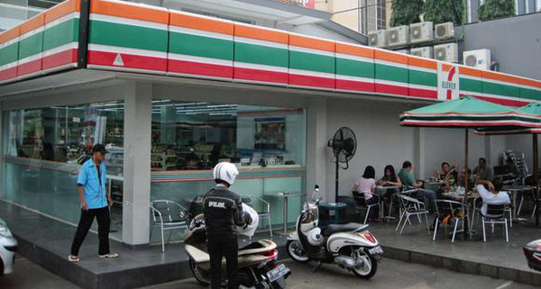 1-7eleven-dong-cua-van-hoa-doanh-nhan