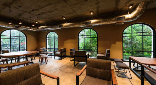 1-Starbucks-khai-truong-cua-hang-thu-29