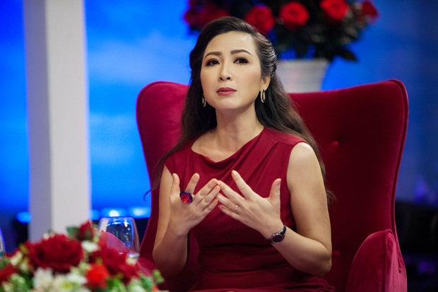 khanh-huyen-phu-nu-quyen-nang-5