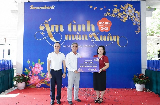 21-nam-sacombank-mang-mua-xuan-am-den-voi-cong-dong