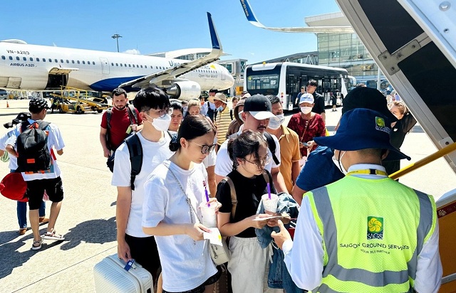 cong-ty-dich-vu-mat-dat-kien-bamboo-airways-tra-gop-khoan-no-68-5-ti-dong