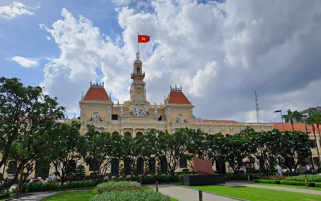 tphcm-to-chuc-12-dot-tham-quan-mien-phi-tru-so-hdnd-ubnd-thanh-pho-trong-nam-2024