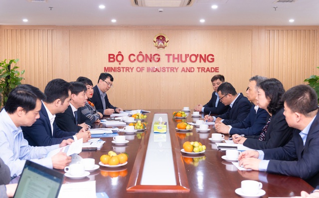 phat-trien-thuong-mai-viet-trung-thong-qua-cac-so-giao-dich-hang-hoa