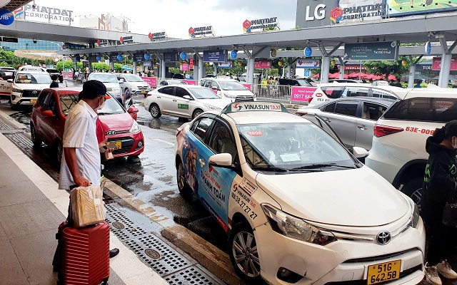 co-dong-chat-van-lanh-dao-vinasun-chi-650-ti-dong-mua-700-oto-hybrid-chay-taxi