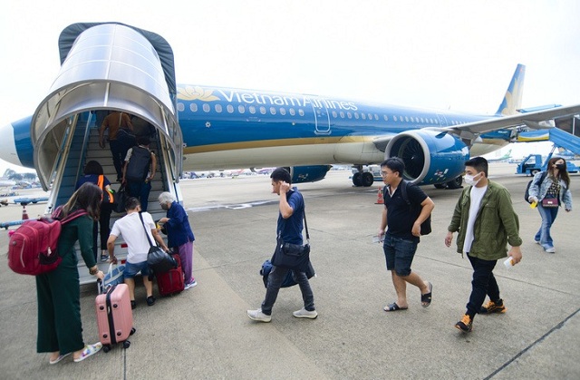 hai-ong-lon-ban-nhien-lieu-bay-cho-cac-hang-hang-khong-co-sieu-loi-nhuan