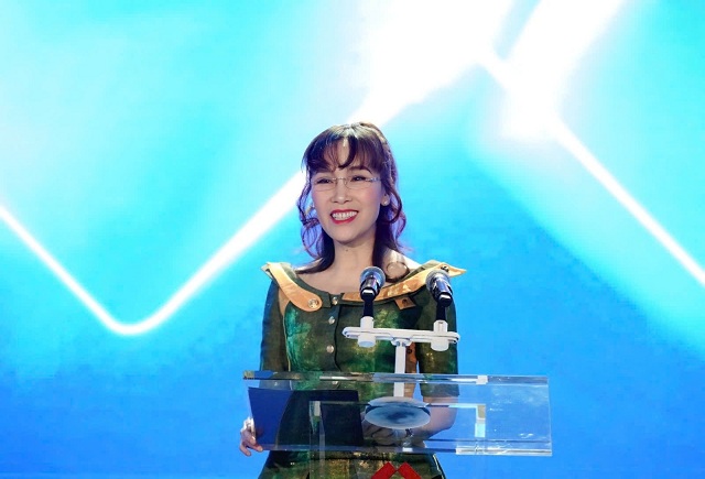 nu-ty-phu-nguyen-thi-phuong-thao-tao-an-tuong-dac-biet-voi-cong-dong-nha-dau-tu