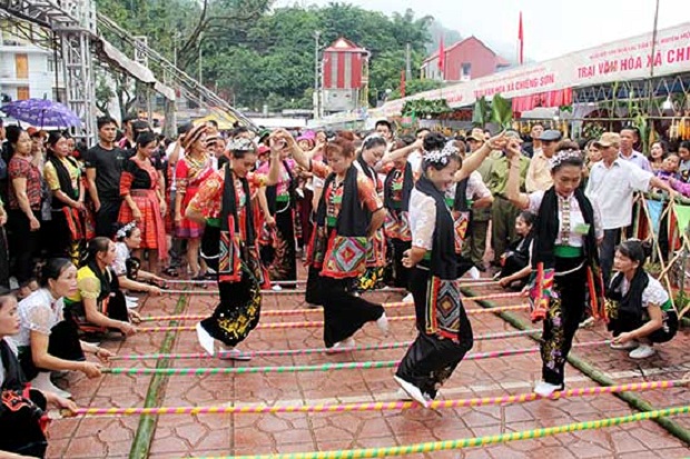 mo-lai-le-hoi-truyen-thong