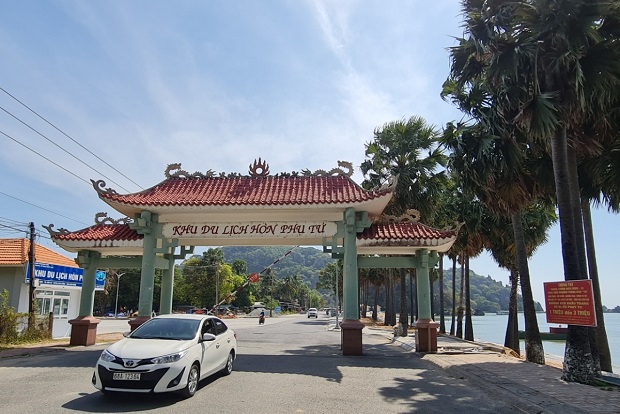 chua-hang-hon-phu-tu-tai-kien-giang-mo-don-khach-dip-tet-nguyen-dan