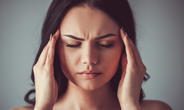 7-dau-hieu-tren-da-chung-to-ban-dang-bi-stress