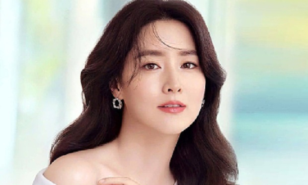 bon-cach-de-co-nhan-sac-khong-tuoi-cua-lee-young-ae