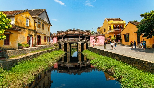 dung-chan-tai-nhung-thanh-pho-noi-thoi-gian-nhu-ngung-troi