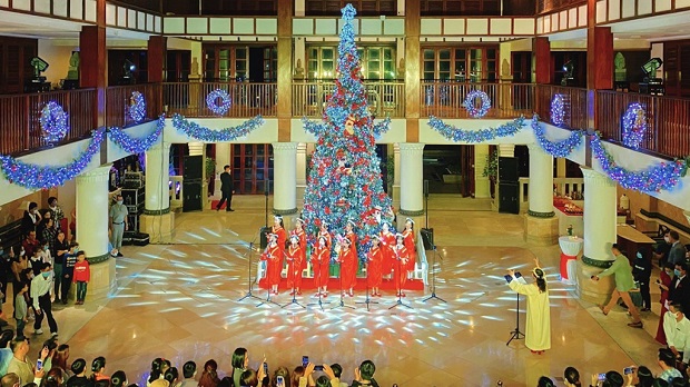da-nang-kich-cau-du-lich-thay-doi-de-thich-ung-hau-covid-19-2
