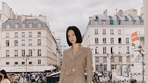 song-hye-kyo-tre-trung-khoe-sac-tai-su-kien-thoi-trang-cua-fendi