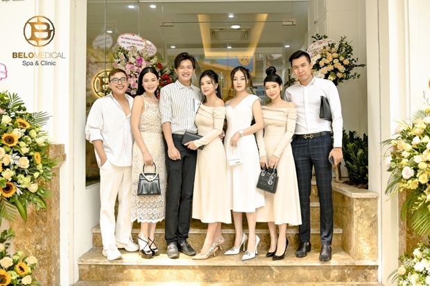 dan-celeb-chuc-mung-duoc-si-tien-khai-truong-tham-my-vien-vanhoadoanhnhan-1