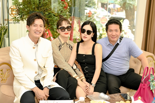 dan-celeb-chuc-mung-duoc-si-tien-khai-truong-tham-my-vien-vanhoadoanhnhan-2