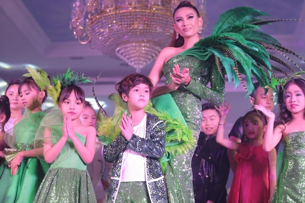gala-gap-go-sao-nhi-quy-tu-dan-sao-viet-dinh-dam-vhdn-9