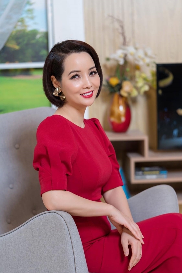 nsx-mai-thu-huyen-noi-ve-tin-don-phim-kieu-ngung-bam-may-vo-thoi-han-vanhoadoanhnhan05