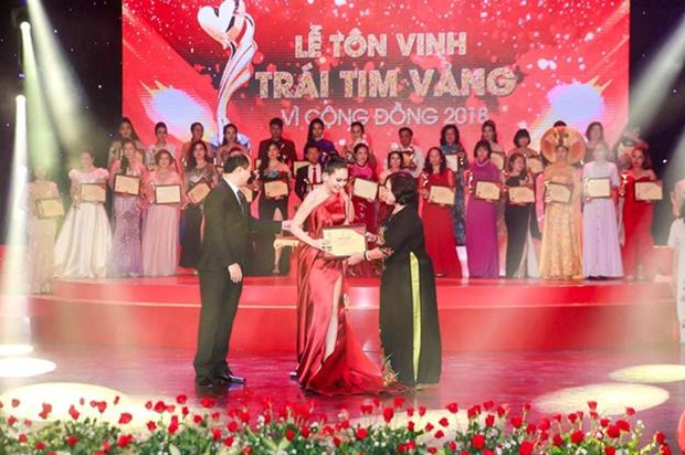 KIM-KELLY-VANHOADOANHNHAN-4