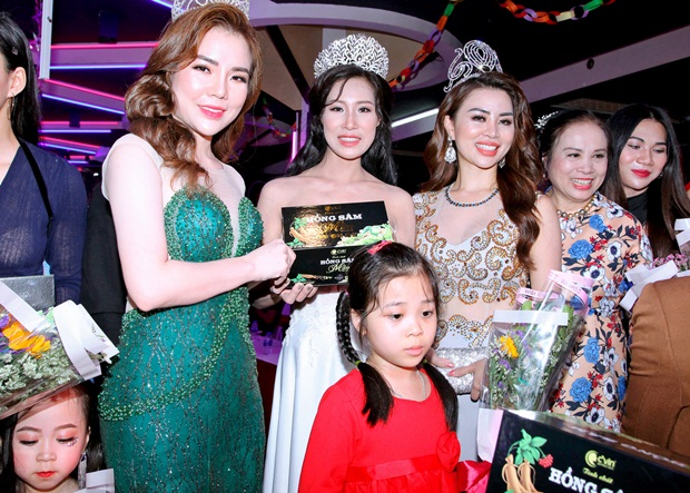 nguyen-minh-chau-giam-khao-12