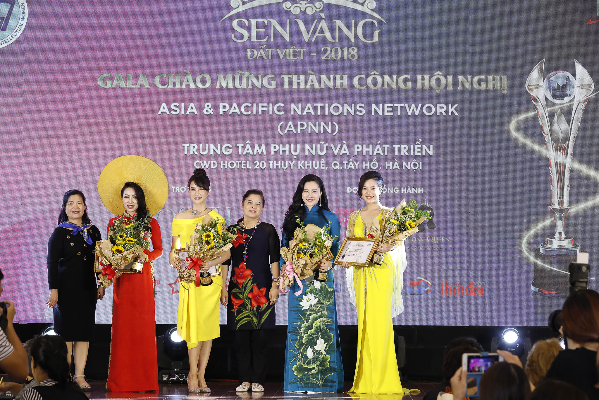 sen-vang-2110