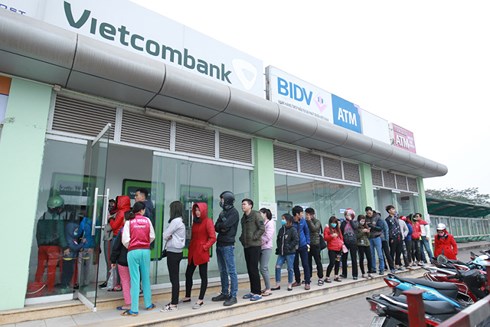 tang-phi-rut-tien-ATM-vanhoadoanhnhan