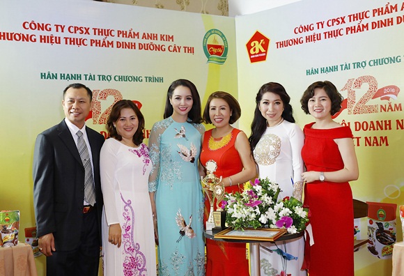 4-doanh-nhan-nguyen-thi-thu-duoc-vinh-danh-vhdn