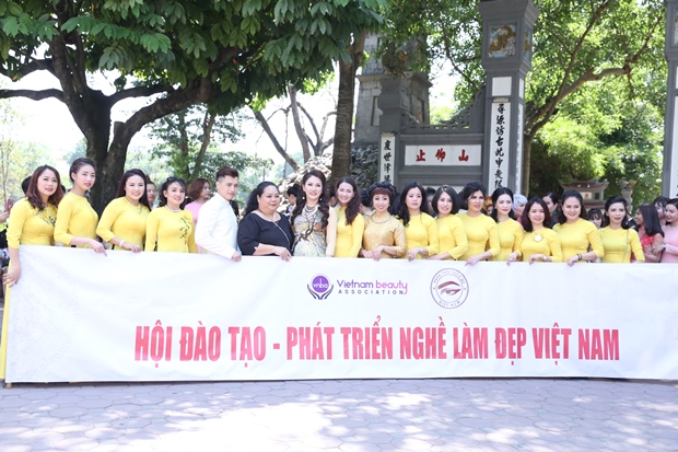 ra-mat-ban-phun-theu-tham-my-viet-nam-vhdn-2