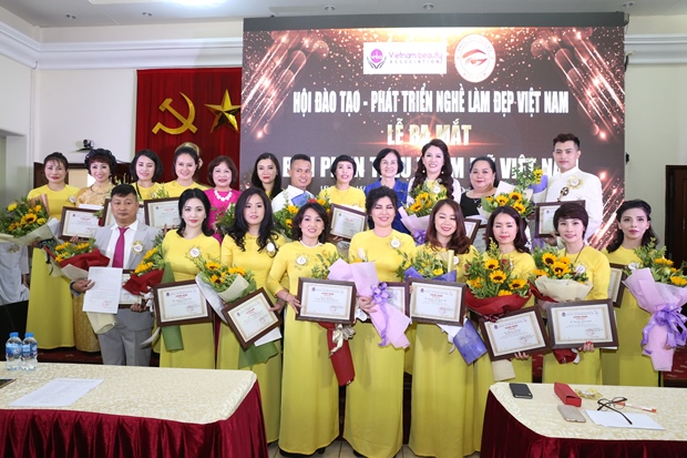 ra-mat-ban-phun-theu-tham-my-viet-nam-vhdn-5