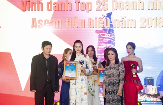 stella-chang-phan-minh-huyen-3