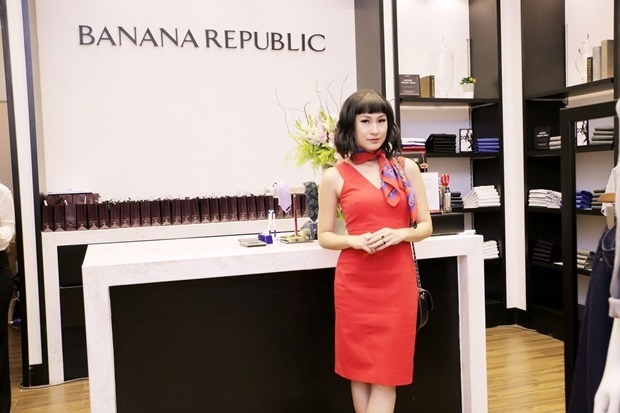 khathy-uyen-du-ra-mat-thoi-trang-banana-vanhoadoanhnhan-2