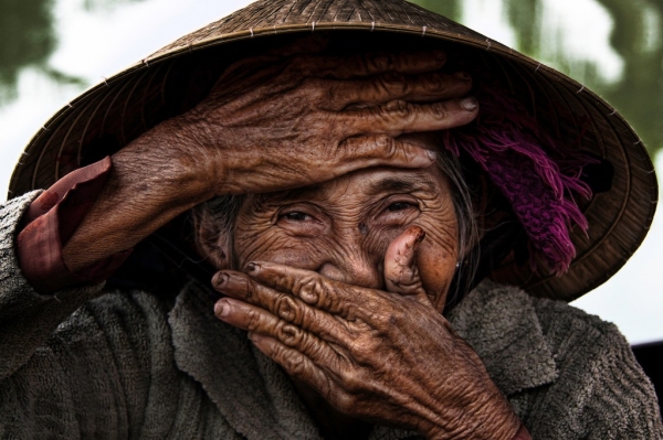 chan-dung-nguoi-gia-va-tre-em-viet-tuyet-dep-cua-nhiep-anh-gia-phap