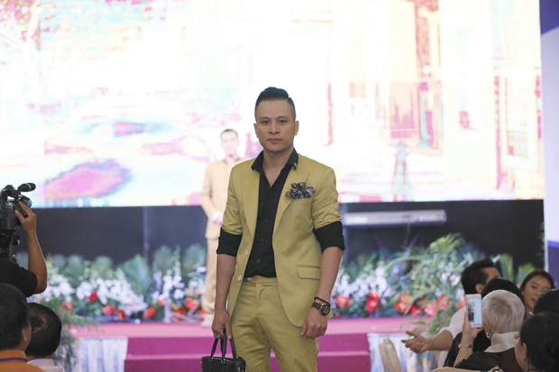 2-a-dong-silk-mau-cua-song-van-hoa-doanh-nhan