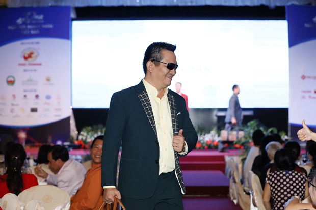 5-a-dong-silk-mau-cua-song-van-hoa-doanh-nhan