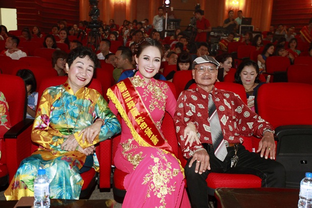 5-hoa-hau-dam0-luu-ly-nhan-giai-thuong-van-hoa-doanh-nhan