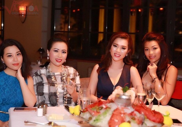 hua-van-khuong-sinh-nhat-wshowbiz-10