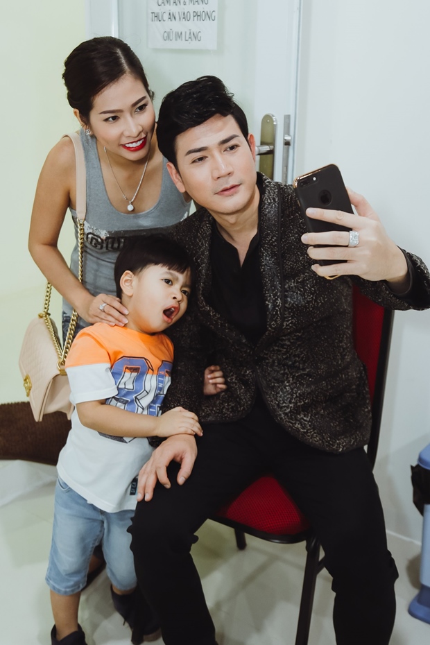 quach-thanh-danh-va-vo-con