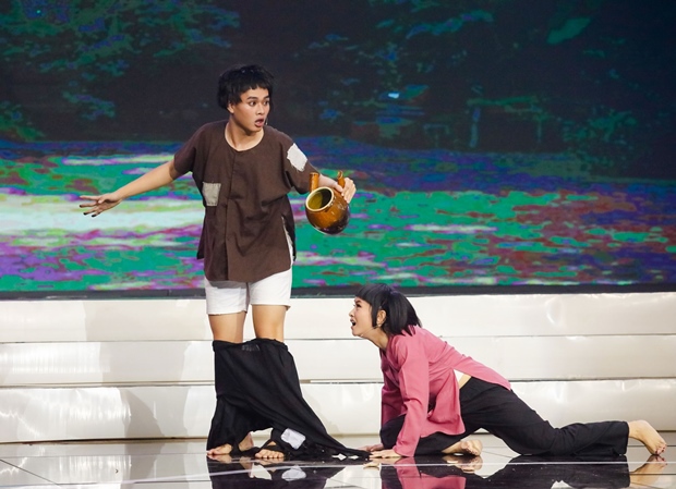 bao-chu-son-ca-cap-doi-hai-huoc-mua-2-vanhoadoanhnhan-2