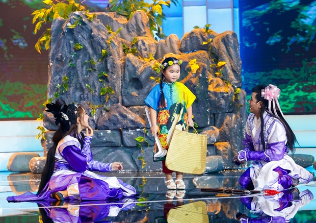 hoang-hai-lan-trinh-cap-doi-hai-huoc-mua-2-vanhoadoanhnhan