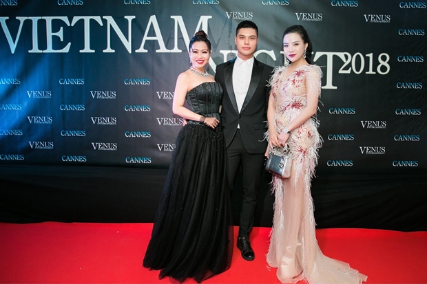 Jolie-Stanser-vietnam-night-vhdn-2